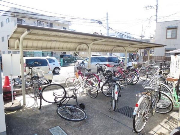共有部分(★駐輪場に屋根がついているのは決して当たり前では無いんです…)