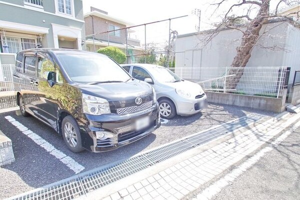 駐車場(★お部屋探しはタウンハウジング稲田堤店まで★)