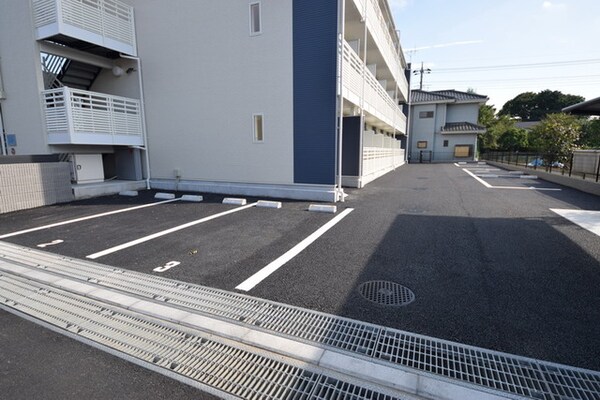 駐車場(★敷地内に駐車場にございます★)