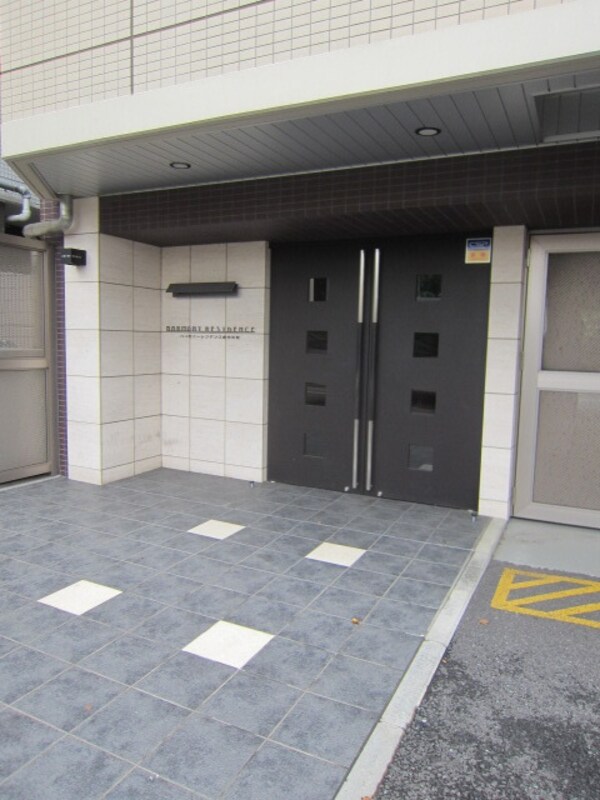 エントランス(タウンハウジング府中店まで)