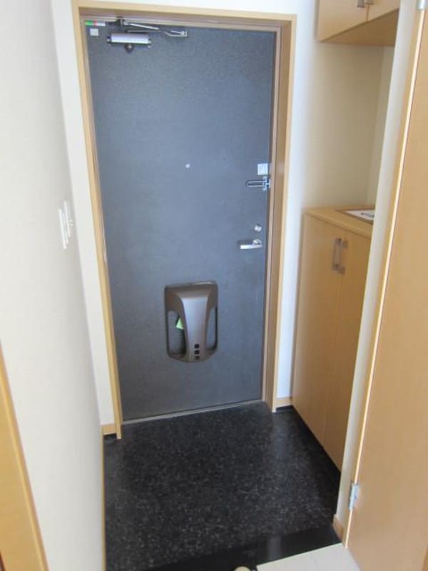 玄関(タウンハウジング府中店まで)