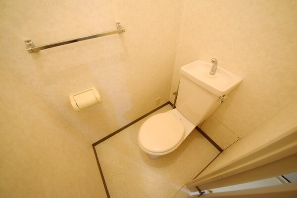 トイレ(★実際のお部屋はウォシュレット付き★)