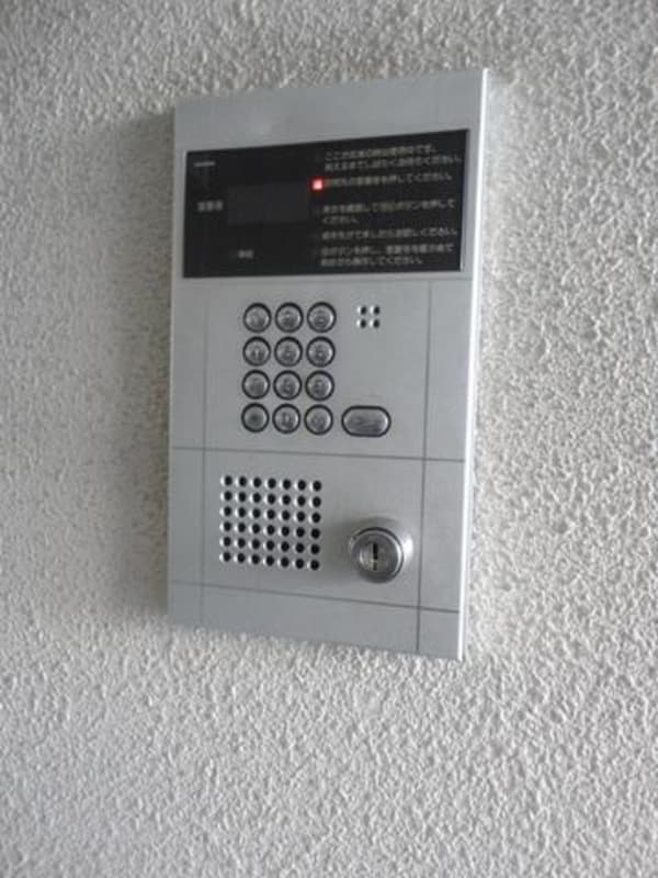 エントランス(♪オートロックで安心を掛ける♪)