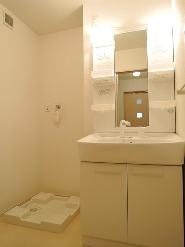 洗面(同建物別号室別タイプ参考写真)