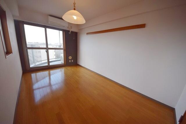 物件内観写真4　(★明るいお部屋は気持ちが良いですね★)