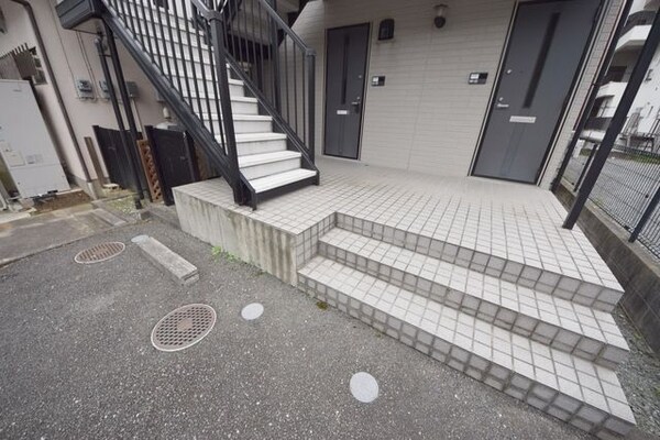 エントランス(★お部屋探しはタウンハウジング高幡不動店まで★)