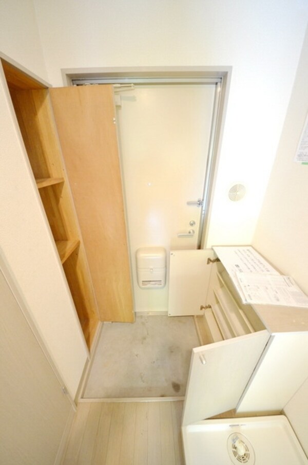 玄関(★お部屋探しは株式会社タウンハウジング東京まで★)