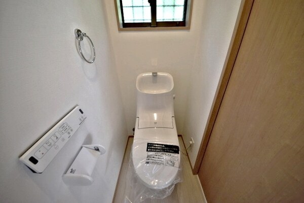 トイレ(★嬉しいウォシュレットつき★)
