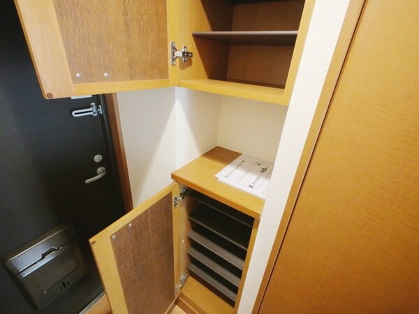 玄関(★お部屋探しは株式会社タウンハウジング東京まで★)