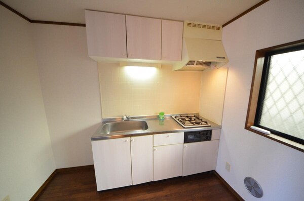 キッチン(※別部屋の参考写真です※コンロ・レンジフード等も部分交換い…)