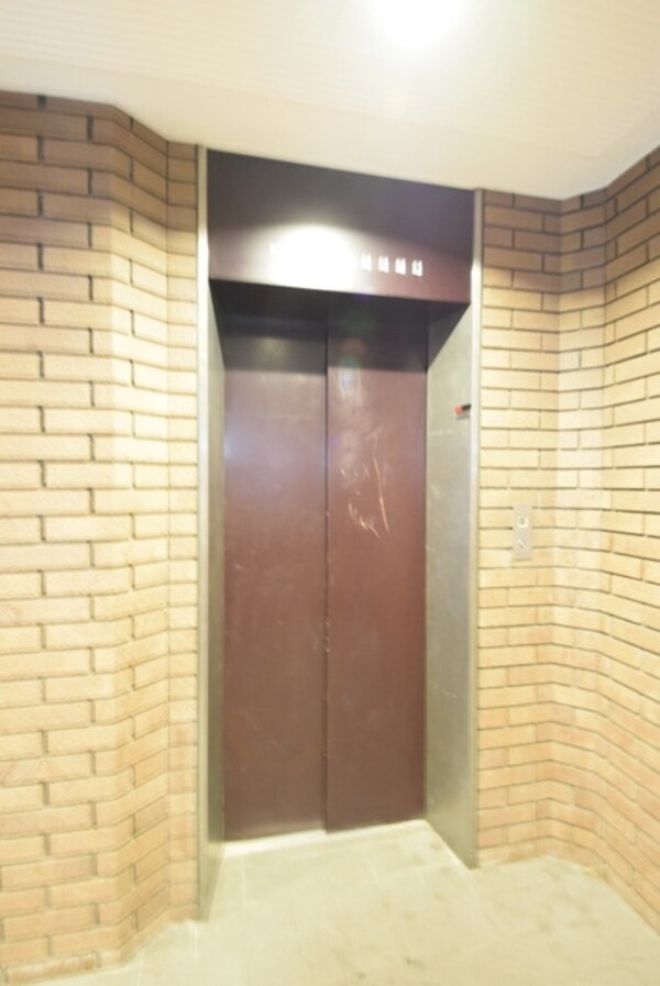 共有部分(♪エレベーターで楽にお部屋まで移動できますね♪)