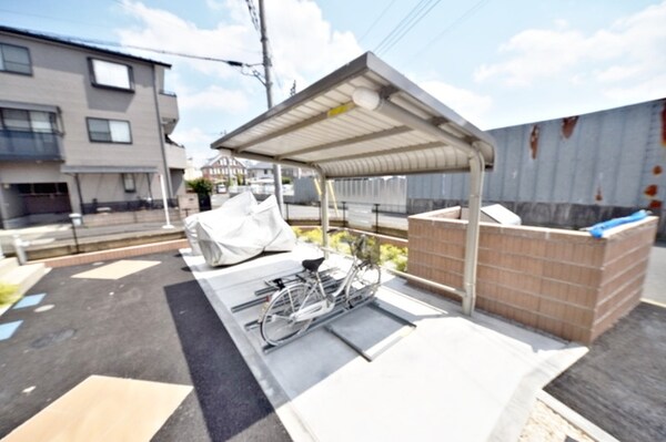 共有部分(★雨に濡れない屋根付き駐輪場です★)