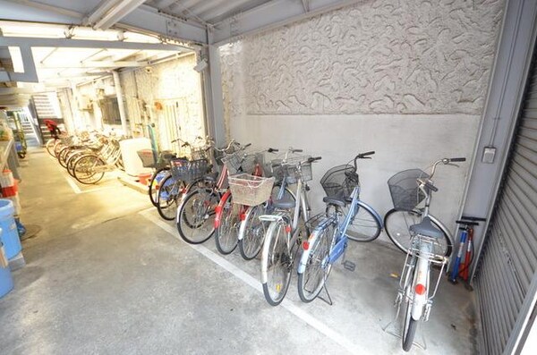 共有部分(♪屋根付き駐輪場！♪)