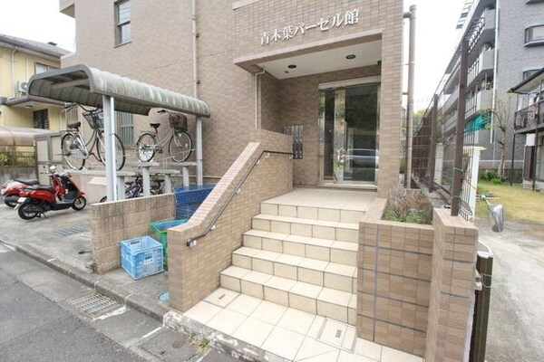 エントランス(★お部屋探しは、タウンハウジング多摩センター店へ★)