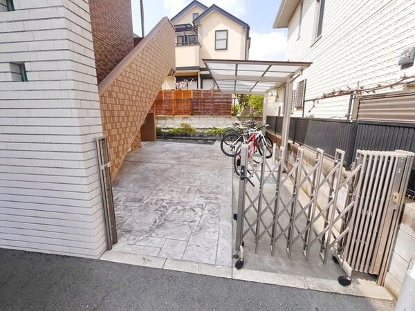 エントランス(★お部屋探しは、タウンハウジング多摩センター店へ★)