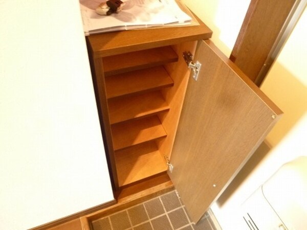 玄関(★お部屋探しは株式会社タウンハウジング東京まで★)