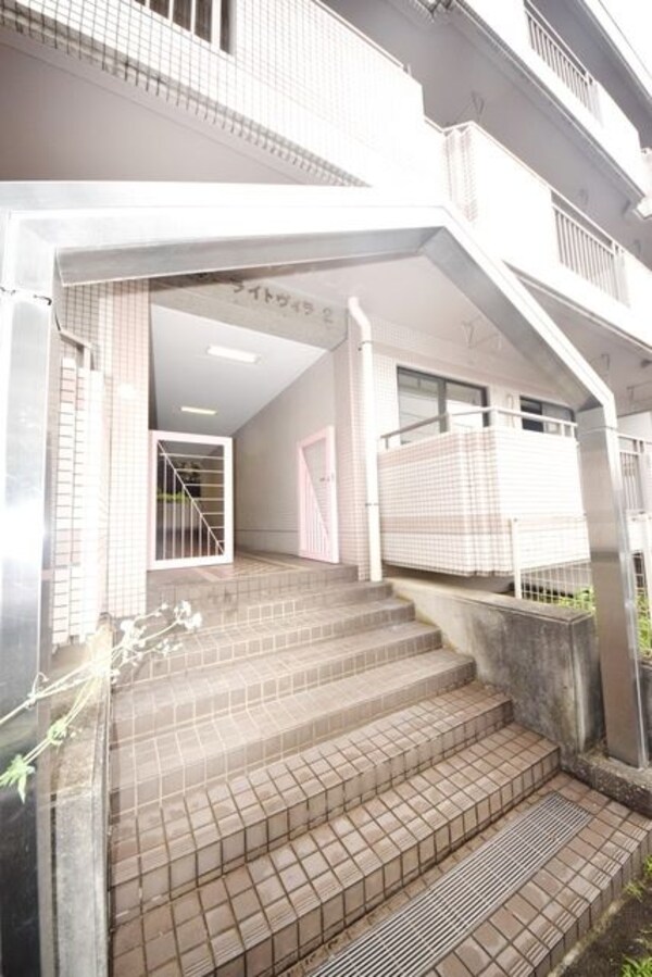 エントランス(★お部屋探しはタウンハウジング聖蹟桜ヶ丘店まで★)