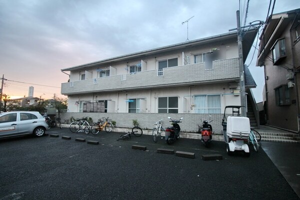 外観(★日当たり良好・敷地がとても広いアパートです★)