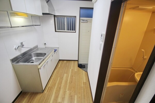 リビング・居室(★キッチンスペースです★※別部屋参考写真)