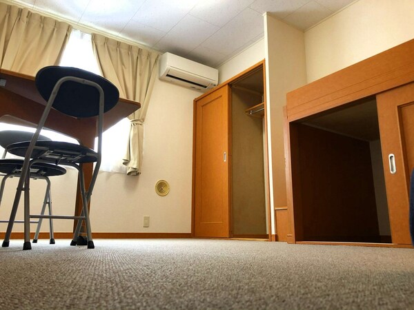 リビング・居室(設備・仕様は号室により異なる為、現況を優先致します。)