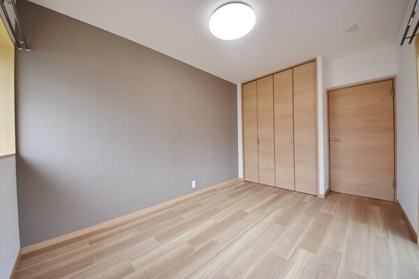 リビング・居室(★リノベーションで綺麗なお部屋に仕上がっています★)