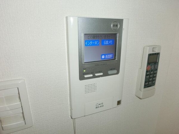 設備(☆カラーＴＶモニターフォンで外部者確認☆)