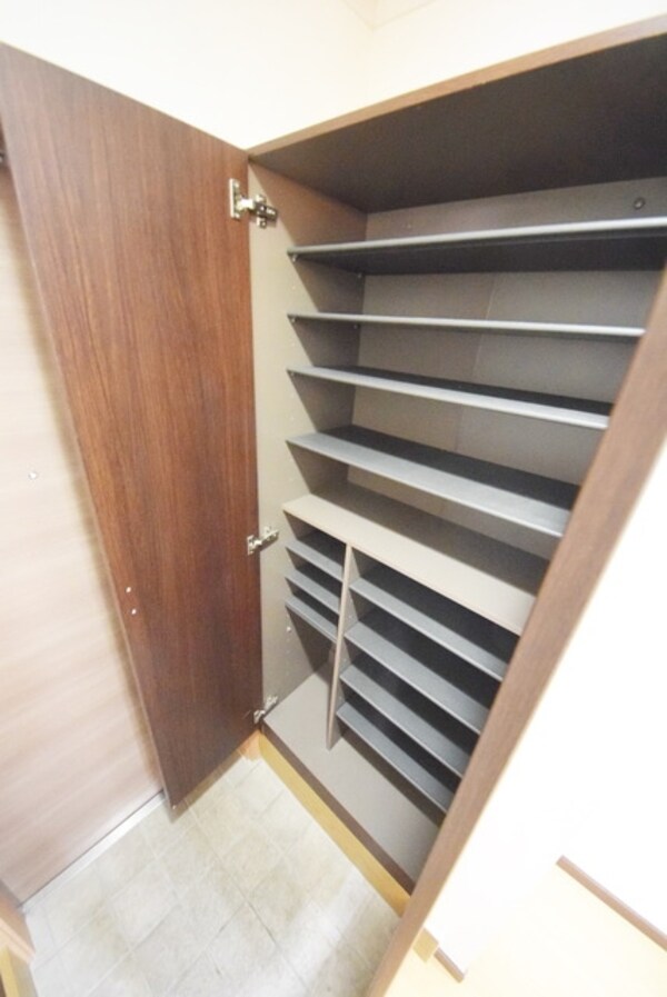 玄関(別部屋参考写真)