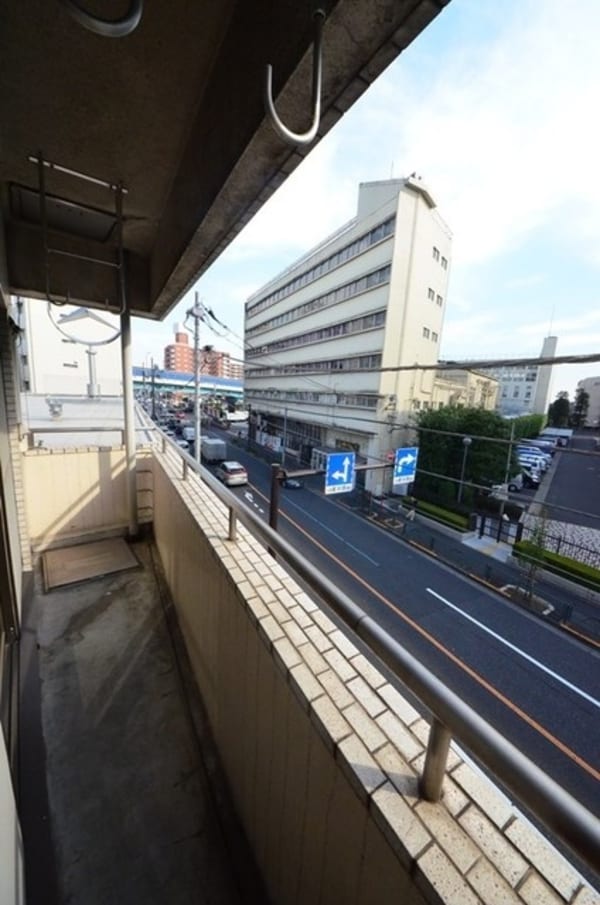 バルコニー(タウンハウジング調布店まで♪)