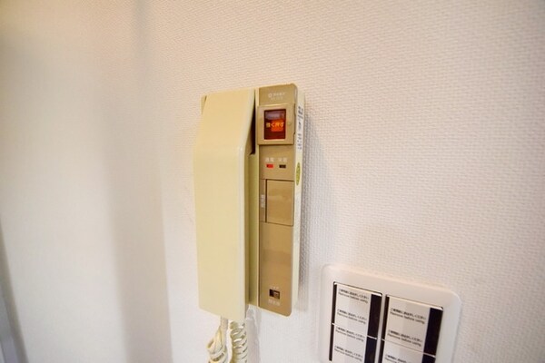 設備(★オートロックに対応したインターホンです★)