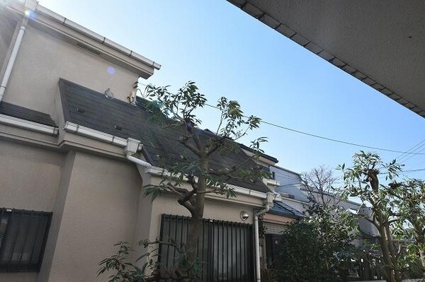 眺望(★バルコニーからの風景・閑静な住宅街です★)