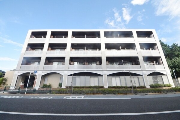 外観(★仙川駅徒歩９分・買い物・生活便利です★)
