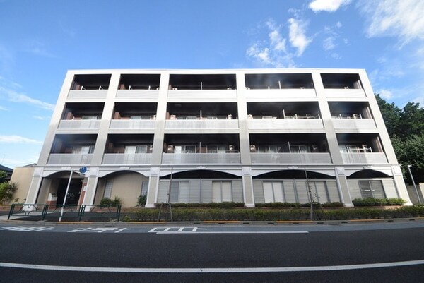 外観(★仙川駅徒歩９分・買い物・生活便利です★)