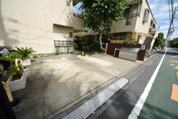 駐車場(★敷地内駐車場完備★)