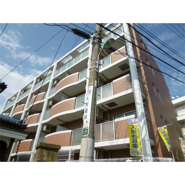 外観(★２０１３年完成。お洒落な外観です★)