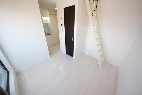 リビング・居室(★綺麗なホワイトフローリングのお部屋です★)