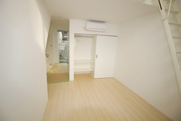 リビング・居室(★洋室8.4帖の綺麗なお部屋です★)