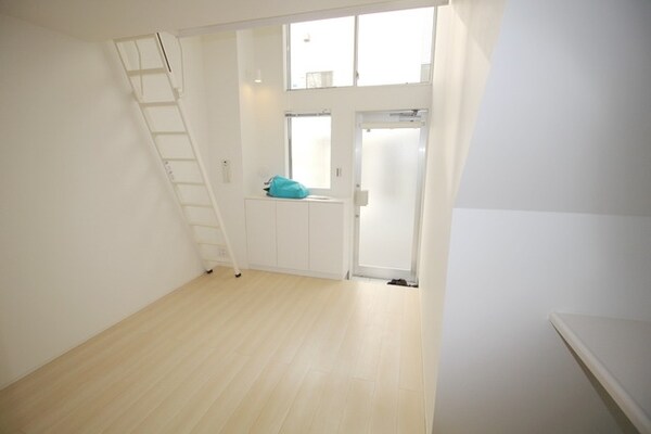 その他室内・内装(★洋室8.4帖の綺麗なお部屋です★)