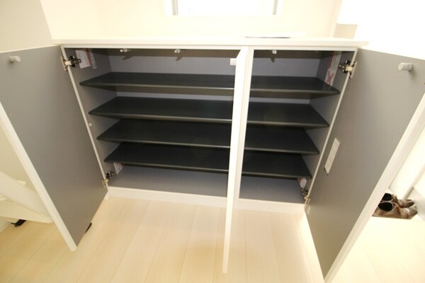 設備(★シューズＢＯＸ付です★)