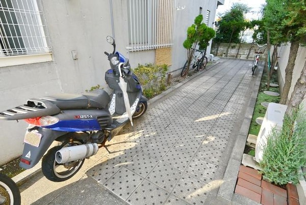 エントランス(★建物への通路の写真です★)