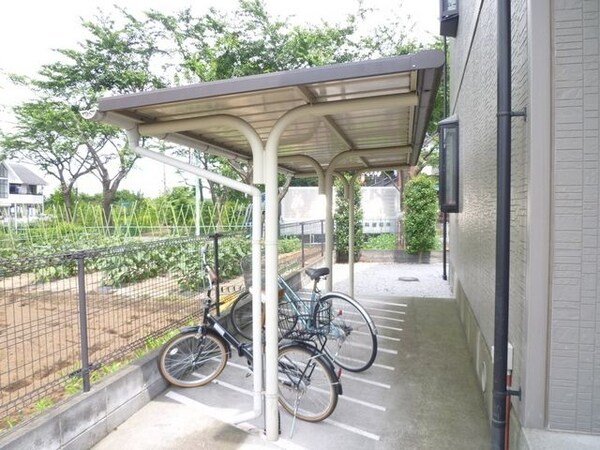 共有部分(屋根付き駐輪場)
