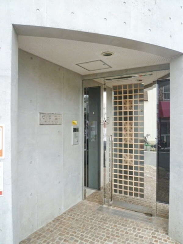 エントランス(★お洒落なエントランスです★)