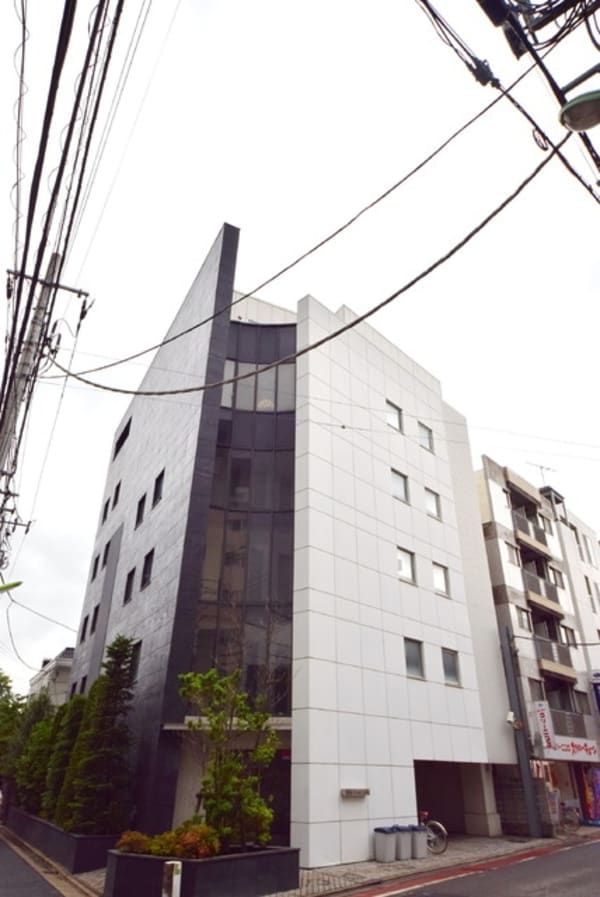 外観(★６階建ての重量鉄骨造の重厚感のあるマンションです★)