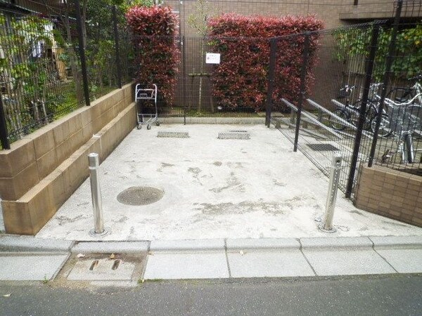 エントランス(★駐車場★)