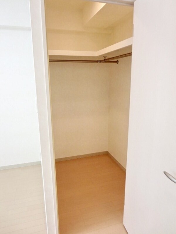 収納(★たっぷりウォークインクローゼットです★)