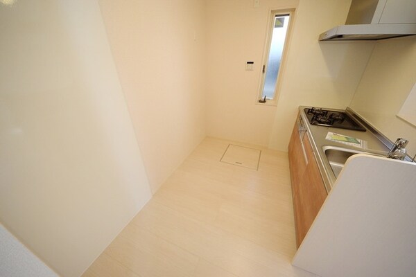 その他(★キッチンの後ろは結構スペース取れてます★)