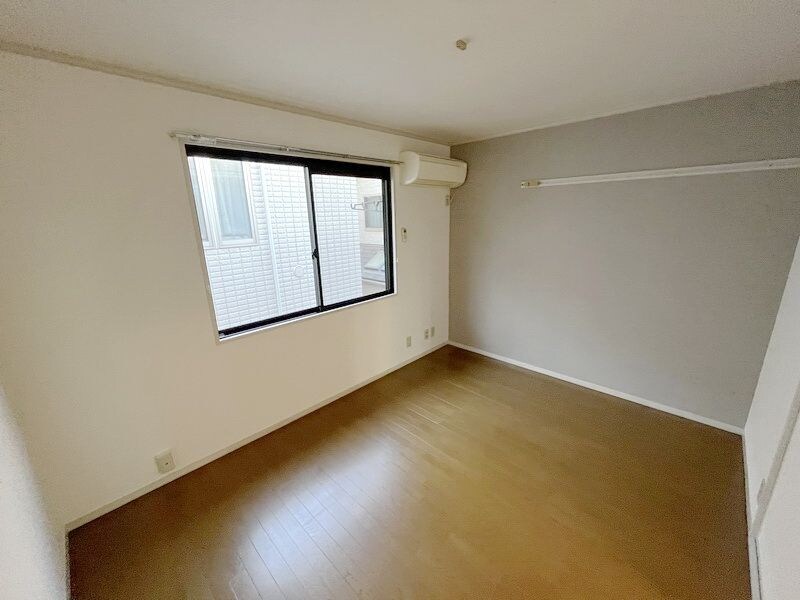 物件内観写真2　(リビング/居室)