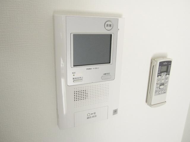 物件内観写真8　(★安心のＴＶモニターホン付きです★)