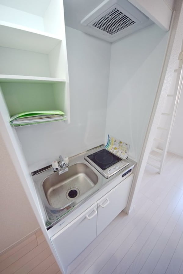 キッチン(★一人暮らしにちょうど良いキッチンです★)