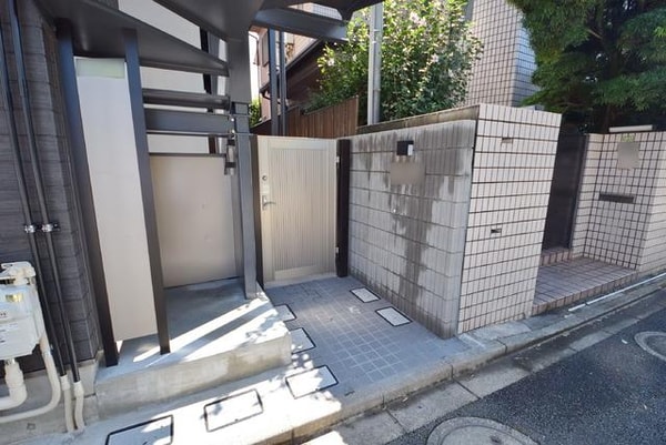 エントランス(★こちらがエントランスです★)