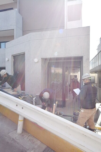 物件内観写真12　(エントランス)